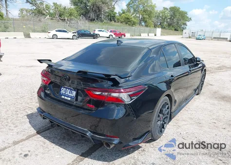 2021 Toyota Camry Trd z USA, uszkodzony, nr VIN 4T1KZ1AK8MU047629